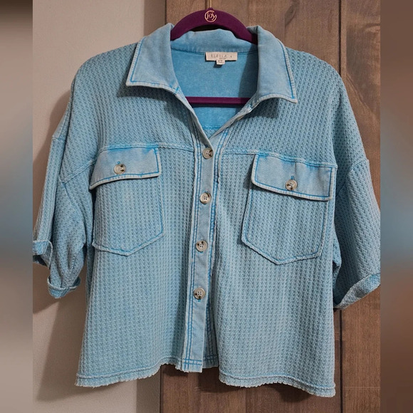 ILLA ILLA soft waffleknit mineral washed button up short sleeve top. Aqua. Small - Picture 2 of 10